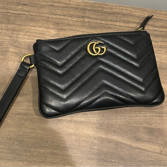 Women’s Gucci GG Marmont Wrist Wallet quilted Leather - Picture 6 of 11
